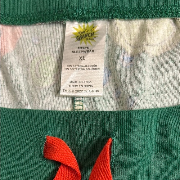 Dr. Seuss Grinch Men’s XL Pajama Set Green and Red - Picture 7 of 10